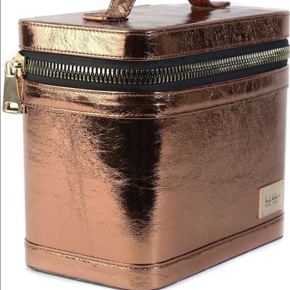 Nicole Miller traincase